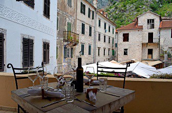 Eating-out-in-Provenc