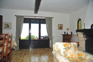 Villa-Rental-Provence-Mas-du-Chene-Livingroom-with-access-to-patio