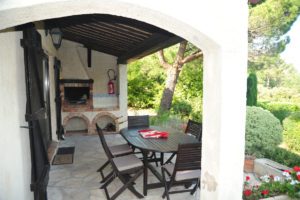 Villa-Rental-Provence-Mas-du-Chene-Patio-with-BBQ