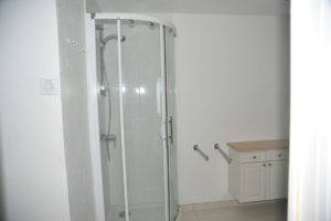 Villa-Rental-Provence-Mas-du-Chene-Shower