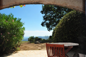 Vacation-Rent-Apartment-Saint-Tropez-Patio